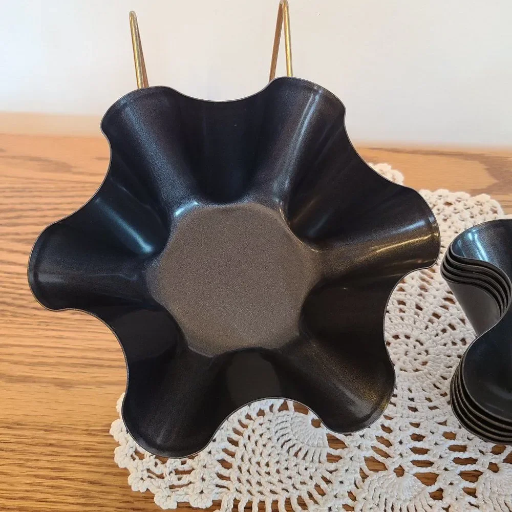 Set of Six Tortilla Non-Stick Fluted Taco Shell Salad Bowl Molds EUC